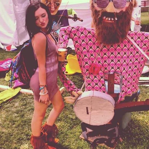 Minnetonka moccasin boots! - Picture 1 of 2